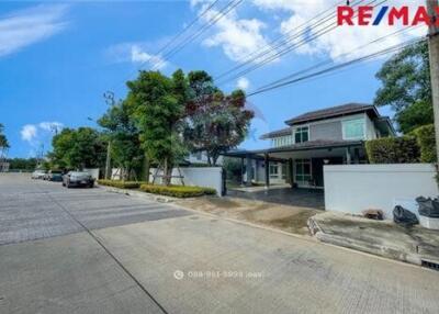 147 Sqm., 4 Beds Townhouse listed for ฿ 18,900,000.