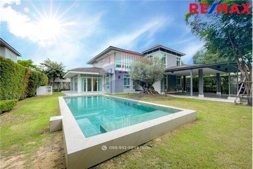 147 Sqm., 4 Beds Townhouse listed for ฿ 18,900,000.