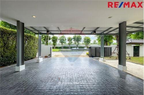 147 Sqm., 4 Beds Townhouse listed for ฿ 18,900,000.