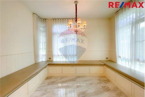 147 Sqm., 4 Beds Townhouse listed for ฿ 18,900,000.