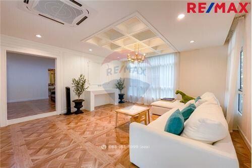 147 Sqm., 4 Beds Townhouse listed for ฿ 18,900,000.