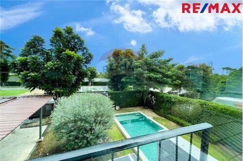 147 Sqm., 4 Beds Townhouse listed for ฿ 18,900,000.