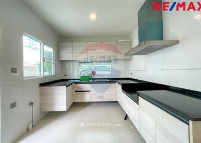 147 Sqm., 4 Beds Townhouse listed for ฿ 18,900,000.