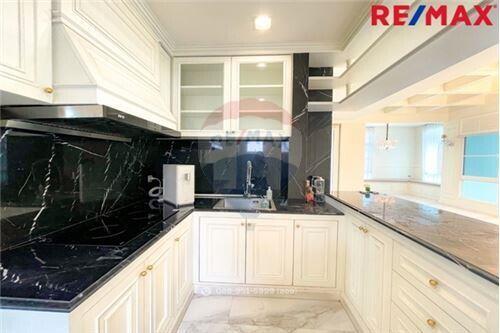 147 Sqm., 4 Beds Townhouse listed for ฿ 18,900,000.