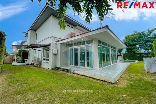 147 Sqm., 4 Beds Townhouse listed for ฿ 18,900,000.