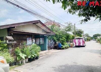 100 Sqm., 3 Beds Townhouse listed for ฿ 1,800,000.