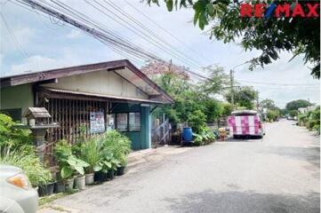 100 Sqm., 3 Beds Townhouse listed for ฿ 1,800,000.