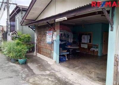 100 Sqm., 3 Beds Townhouse listed for ฿ 1,800,000.