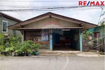 100 Sqm., 3 Beds Townhouse listed for ฿ 1,800,000.