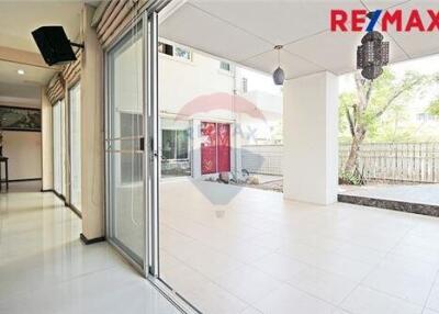 274 Sqm., 3 Beds Townhouse listed for ฿ 14,000,000.