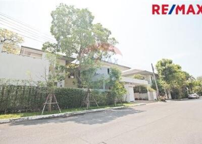 274 Sqm., 3 Beds Townhouse listed for ฿ 14,000,000.