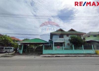 144 Sqm., 2 Beds Townhouse listed for ฿ 3,200,000.