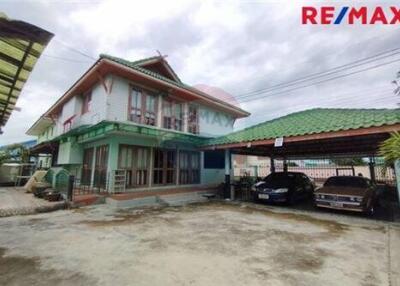 144 Sqm., 2 Beds Townhouse listed for ฿ 3,200,000.