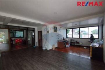 144 Sqm., 2 Beds Townhouse listed for ฿ 3,200,000.