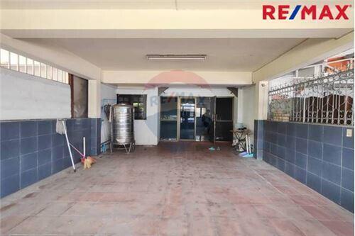 250 Sqm., 4 Beds Townhouse listed for ฿ 4,990,000.