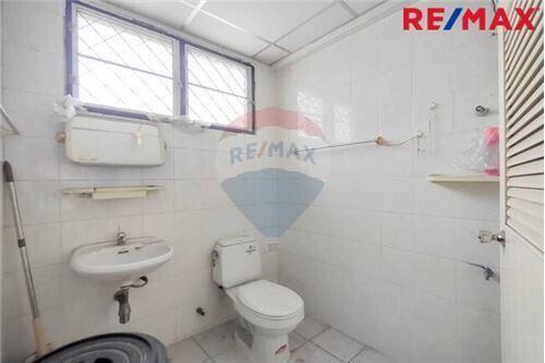 250 Sqm., 4 Beds Townhouse listed for ฿ 4,990,000.