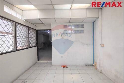 250 Sqm., 4 Beds Townhouse listed for ฿ 4,990,000.