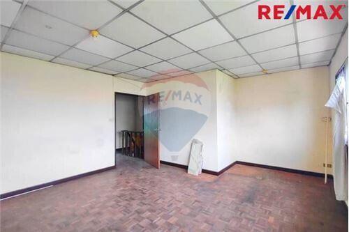 250 Sqm., 4 Beds Townhouse listed for ฿ 4,990,000.