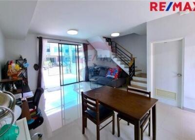 106 Sqm., 3 Beds Townhouse listed for ฿ 2,500,000.