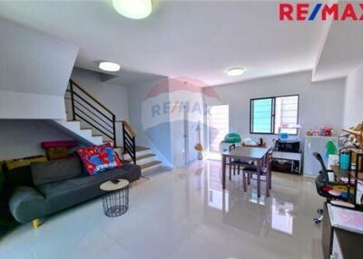 106 Sqm., 3 Beds Townhouse listed for ฿ 2,500,000.