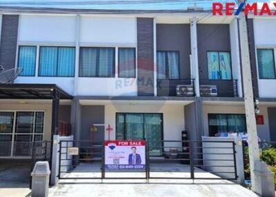 106 Sqm., 3 Beds Townhouse listed for ฿ 2,500,000.