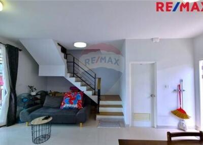 106 Sqm., 3 Beds Townhouse listed for ฿ 2,500,000.