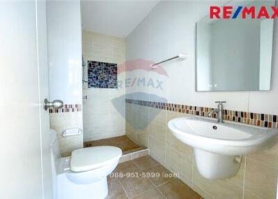 132 Sqm., 4 Beds Townhouse listed for ฿ 2,750,000.