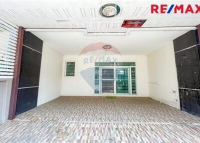 132 Sqm., 4 Beds Townhouse listed for ฿ 2,750,000.