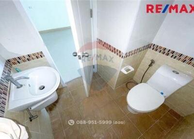 132 Sqm., 4 Beds Townhouse listed for ฿ 2,750,000.