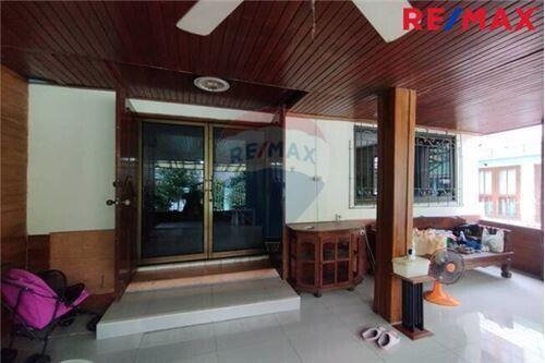 126 Sqm., 4 Beds Townhouse listed for ฿ 3,000,000.