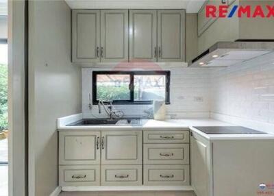 170 Sqm., 2 Beds Townhouse listed for ฿ 4,650,000.