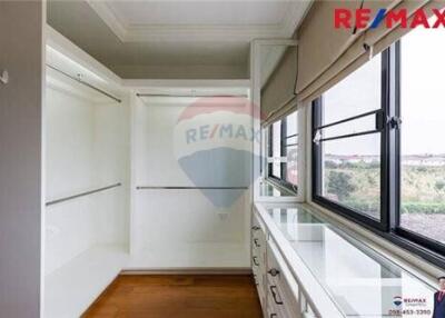 170 Sqm., 2 Beds Townhouse listed for ฿ 4,650,000.