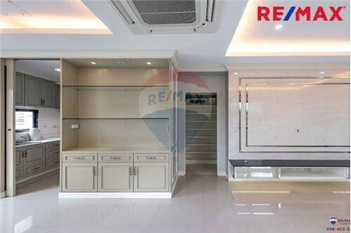 170 Sqm., 2 Beds Townhouse listed for ฿ 4,650,000.