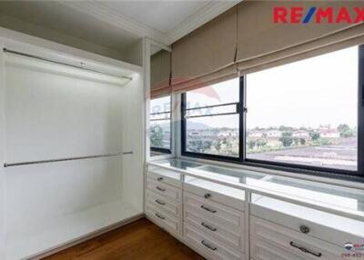 170 Sqm., 2 Beds Townhouse listed for ฿ 4,650,000.