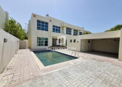 Huge 5 BR Villa  Luxury Living  Private Pool