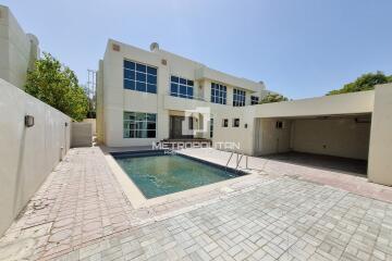 Huge 5 BR Villa  Luxury Living  Private Pool