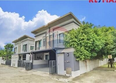 176 Sqm., 4 Beds Townhouse listed for ฿ 3,390,000.