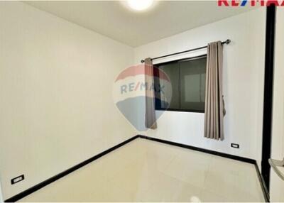 176 Sqm., 4 Beds Townhouse listed for ฿ 3,390,000.