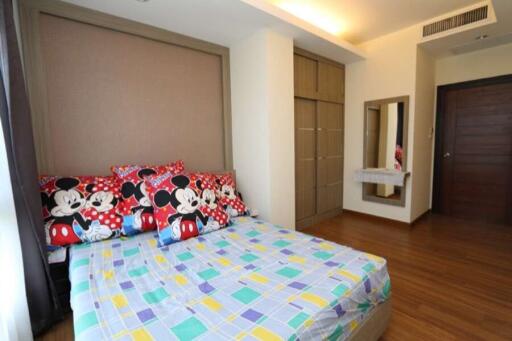 Spacious 2 bed apartment at Mountain Front Condominium