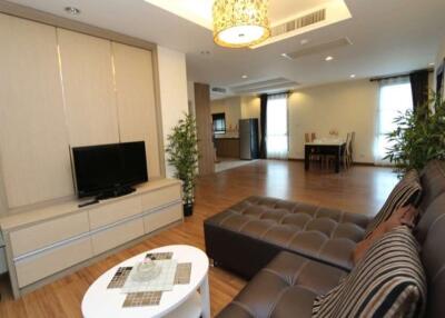 Spacious 2 bed apartment at Mountain Front Condominium