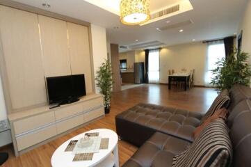 Spacious 2 bed apartment at Mountain Front Condominium