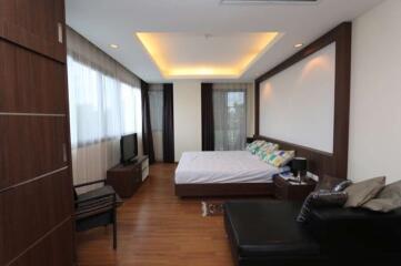 Spacious 2 bed apartment at Mountain Front Condominium