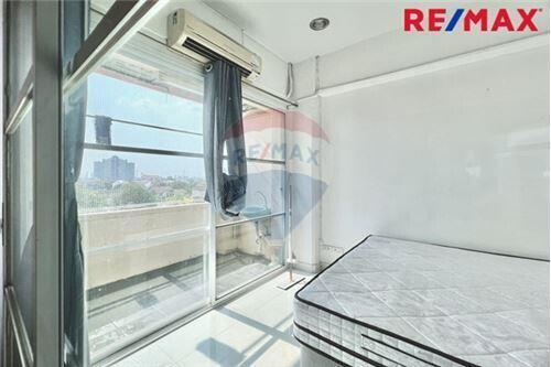 31 Sqm., 1 Bed Condo listed for ฿ 895,000.