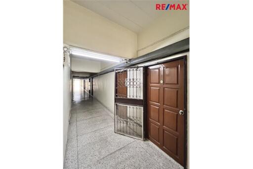 31 Sqm., 1 Bed Condo listed for ฿ 895,000.