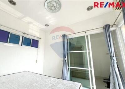 31 Sqm., 1 Bed Condo listed for ฿ 895,000.