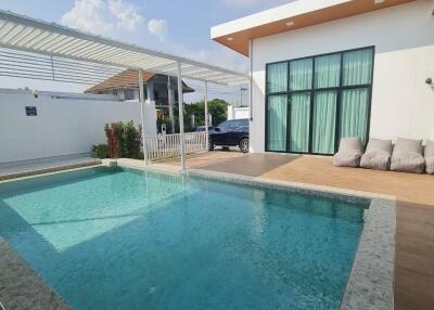 3-bedroom pool villa for sale in Bang Saray