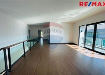 416 Sqm., 5 Beds Townhouse listed for ฿ 20,990,000.