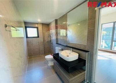 416 Sqm., 5 Beds Townhouse listed for ฿ 20,990,000.