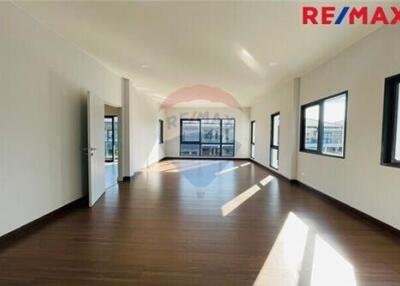 416 Sqm., 5 Beds Townhouse listed for ฿ 17,900,000.