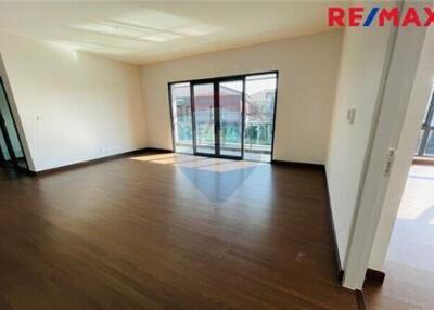 416 Sqm., 5 Beds Townhouse listed for ฿ 20,990,000.